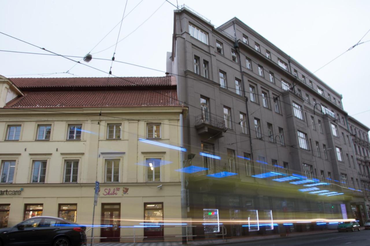 The Clock Inn Prag Exterior foto