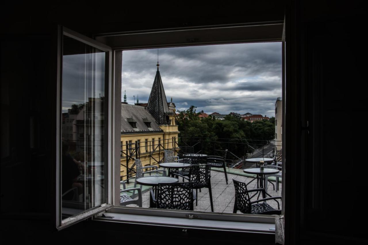 The Clock Inn Prag Exterior foto