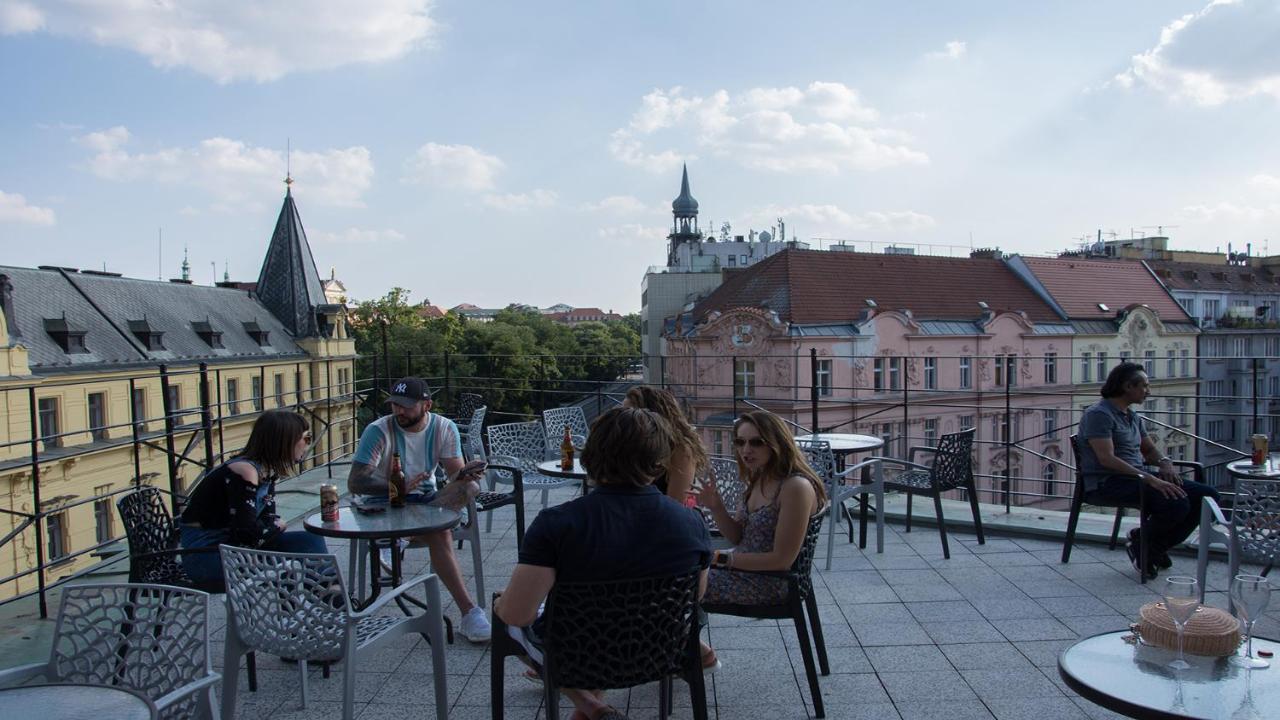 The Clock Inn Prag Exterior foto